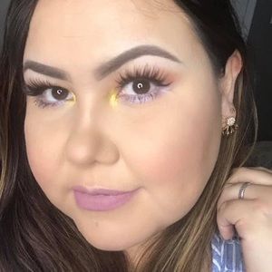 Meet your Posher, Yajaira